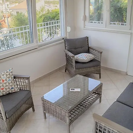 Villa Luger Eg Ražanj Kültér fotó